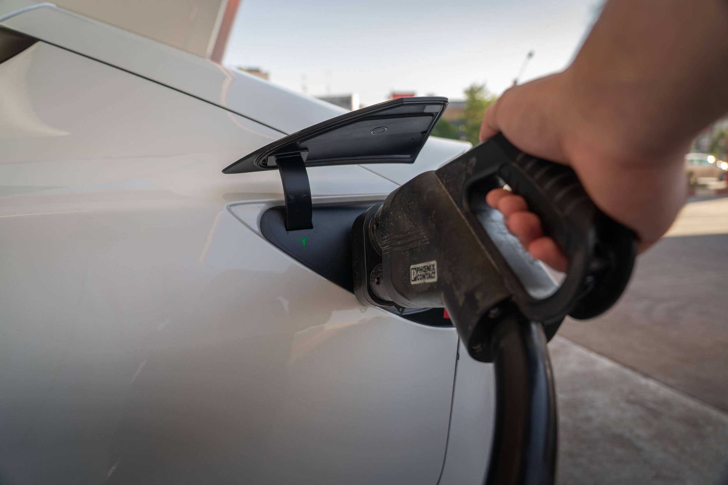 Foto generica auto elettrica
